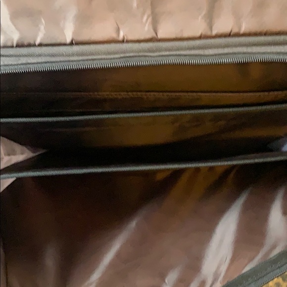 OGIO Street messenger Bag - Picture 6 of 8